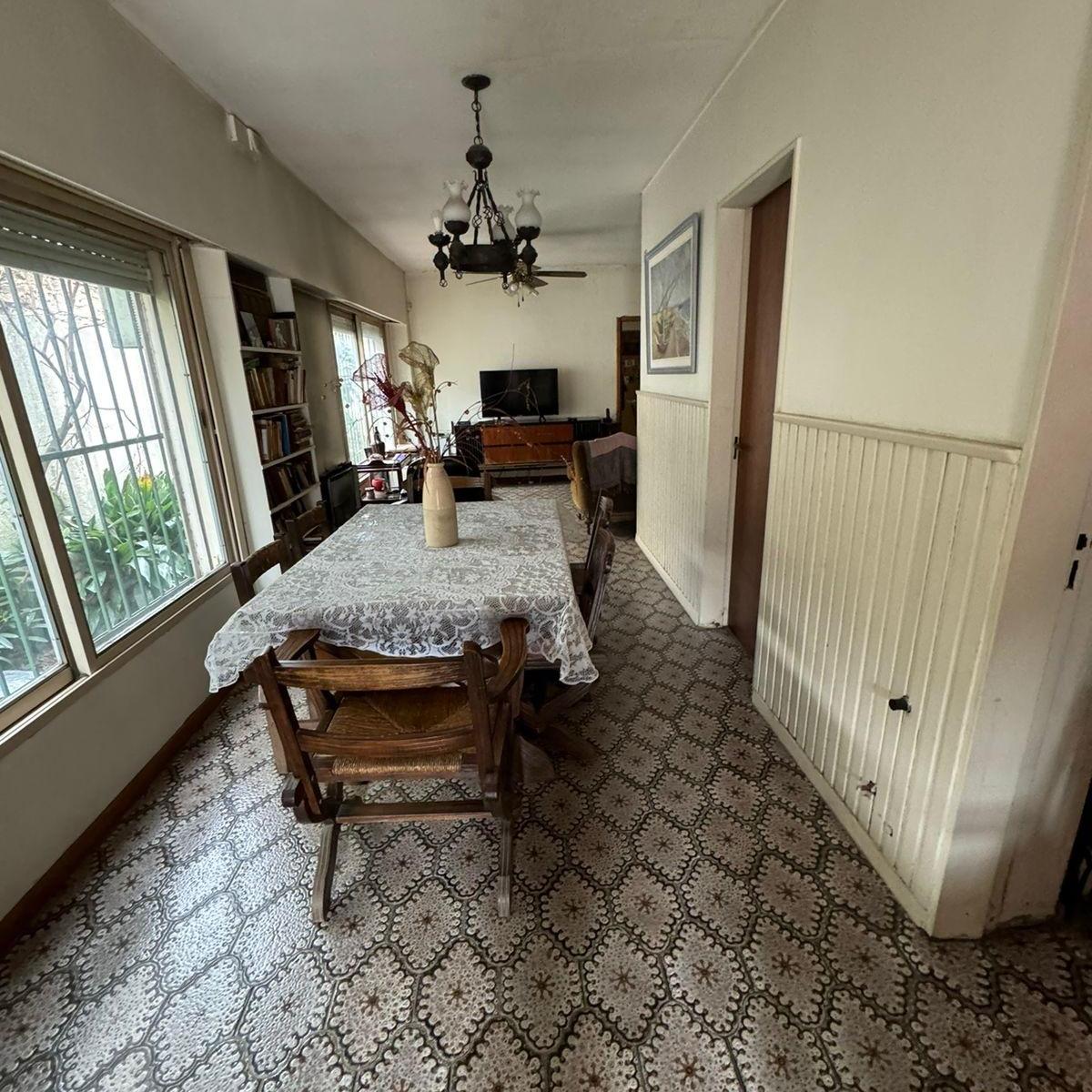 Foto de EN VENTA LOTE DE 8.66X32.67. IDEAL EMPRENDIMIENTO O VIVIENDA EN LANUS, imagen 2