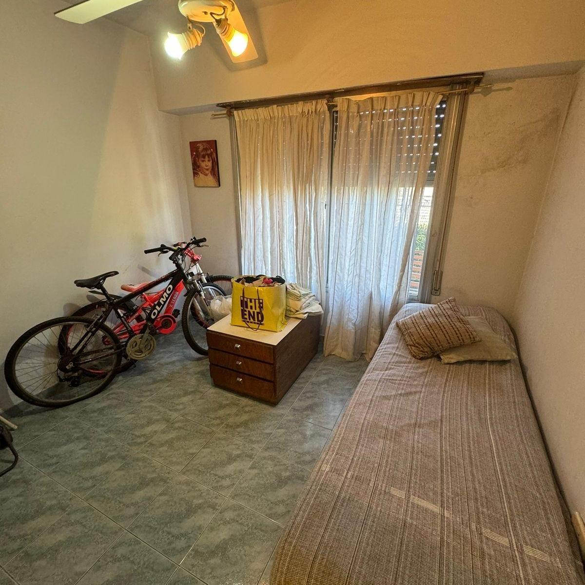 En Venta Depto 4 Amb Tipo Casa en P. a C/ Patio, Balcon y Terraza en Lanus 2