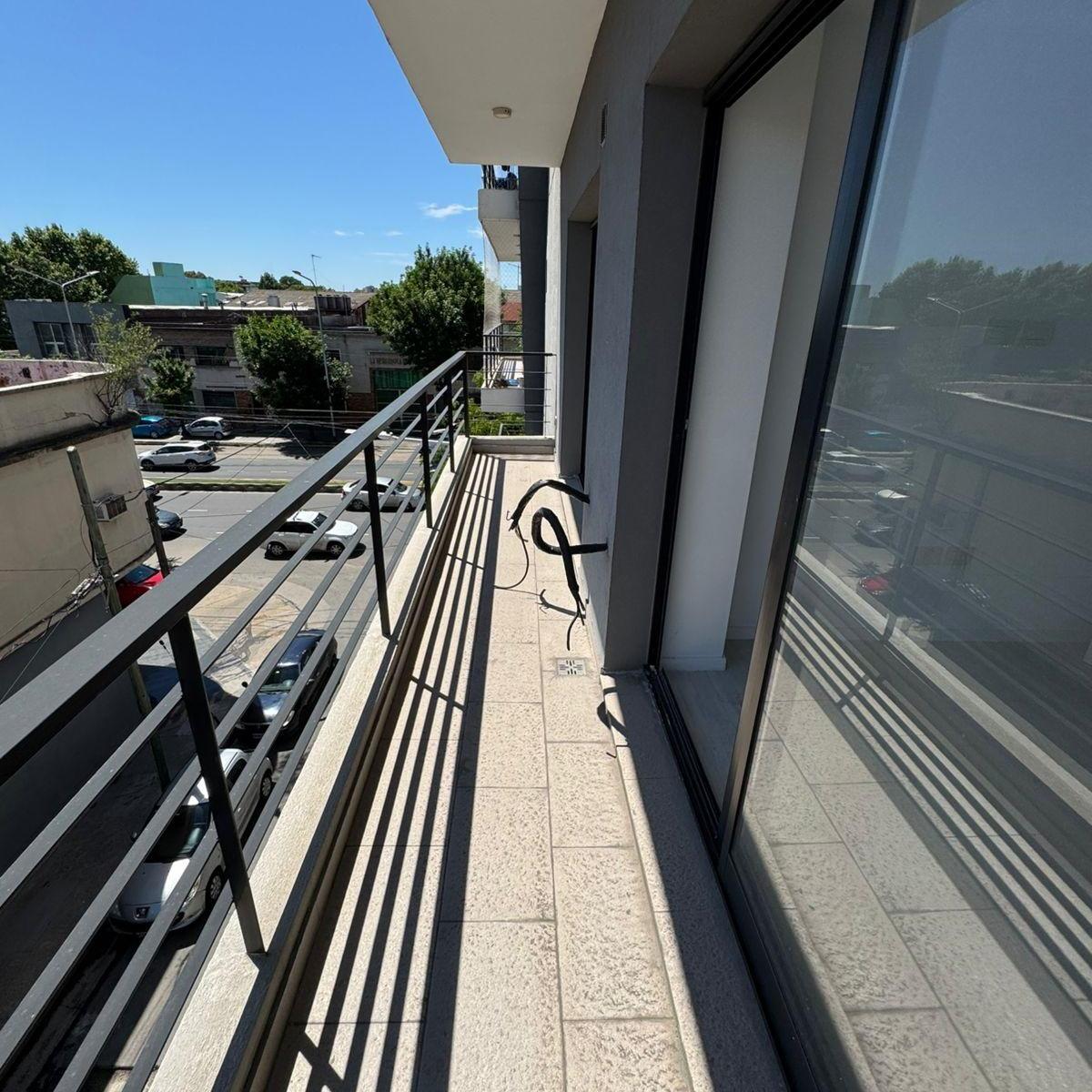EN VENTA DEPTO 2 AMB CON BALCON A ESTRENAR EN MB UBICACION EN AVELLANEDA