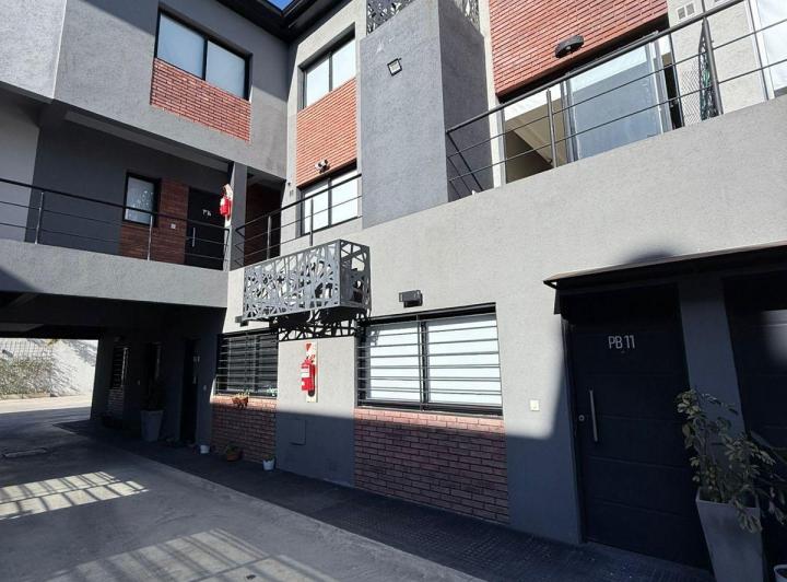 EN ALQUILER DPTO MONOAMBIENTE EN MUY BUEN ESTADO EN LANUS  2