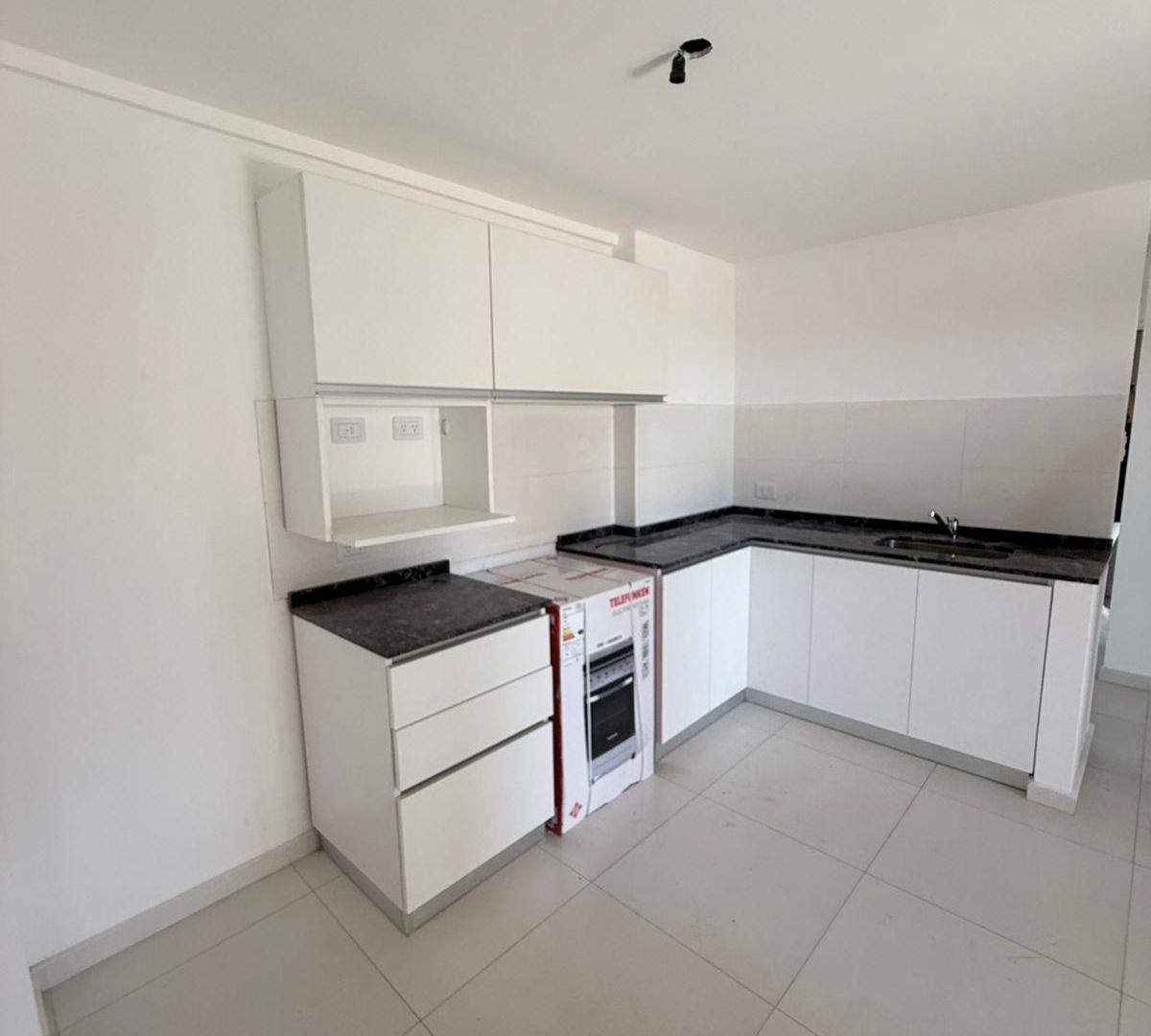 Foto de EN ALQUILER DTO 2 AMB C/ BALCON A ESTRENAR. EDIFICIO CON DETALLES DE CATEGORIA, imagen 2