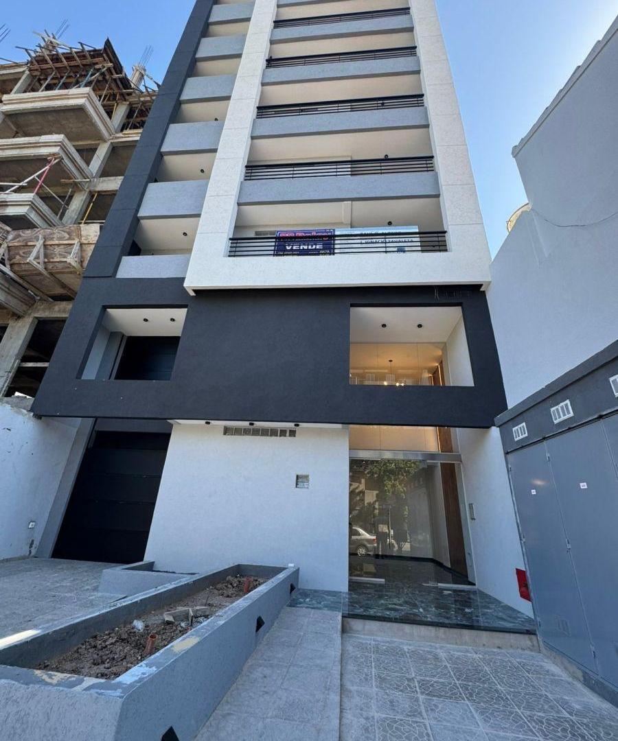 Foto de EN VENTA DPTO 2 AMB A ESTRENAR CON 2 BALCONES Y COCHERA EN LANUS, imagen 2