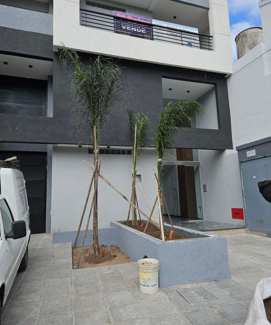 Foto de EN VENTA DPTO 2 AMB A ESTRENAR CON 2 BALCONES Y COCHERA EN LANUS, imagen 4