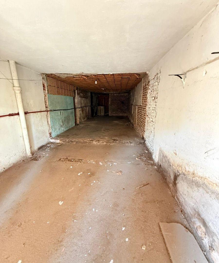 Foto de EN ALQUILER LOCAL COMERCIAL DE APROX 54.4 MTS CON BAÑO EN LANUS, imagen 3