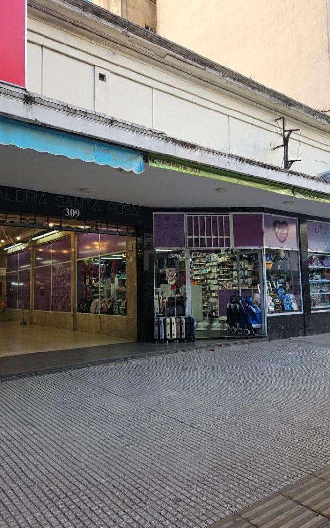 EN VENTA LOCAL COMERCIAL DE APROX 83 MTS EN QUILMES