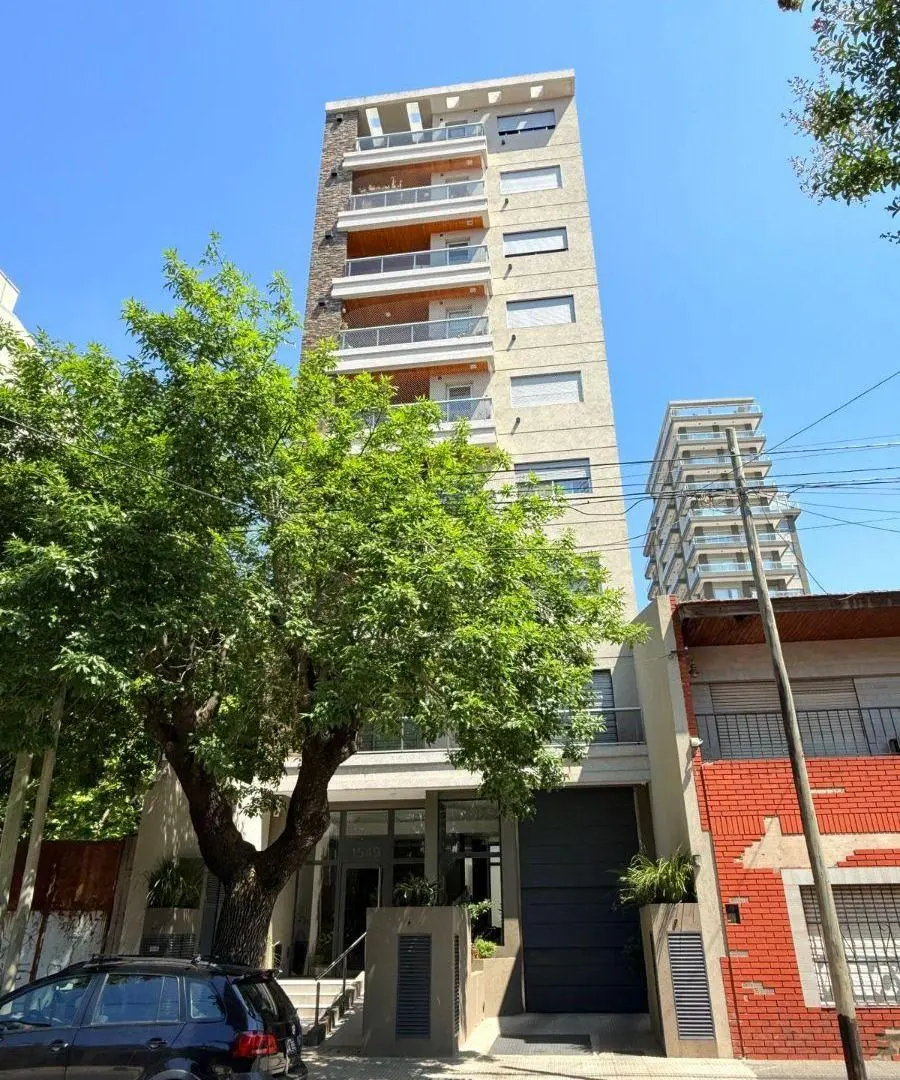 EN VENTA DPTO 3 AMB CON COCHERA, BALCON Y PARRILLA EN LANUS 1