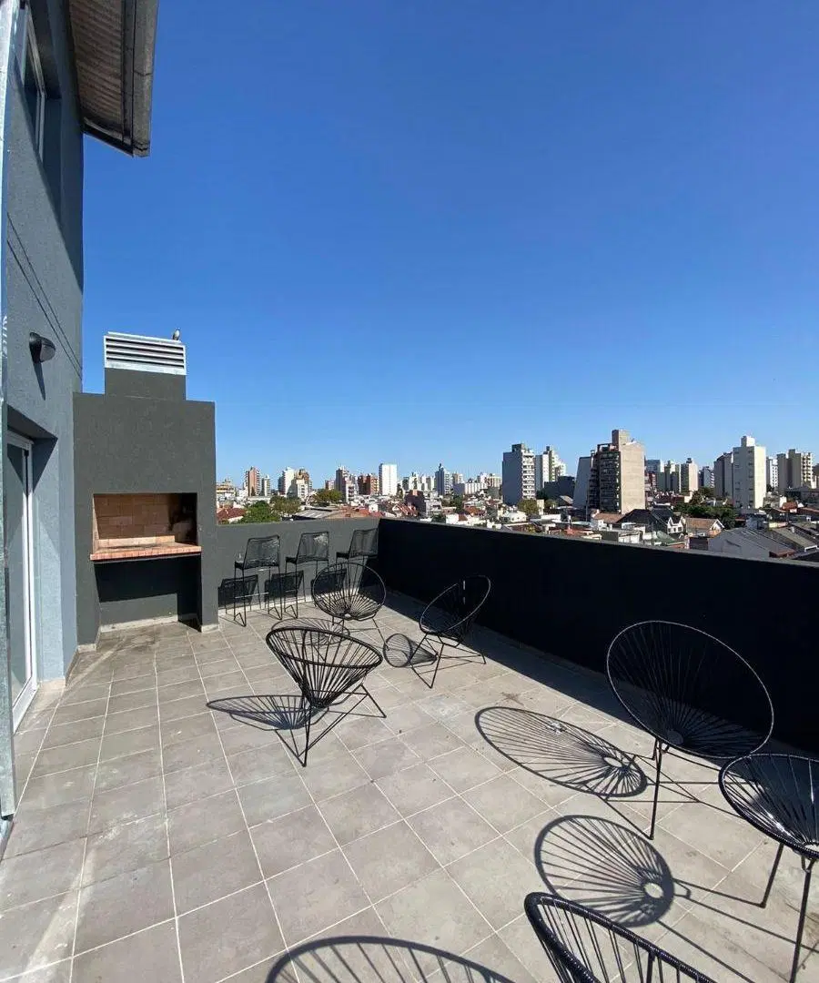EN ALQUILER MONOAMBIENTE CON BALCON EN MB ESTADO EN LANUS 3