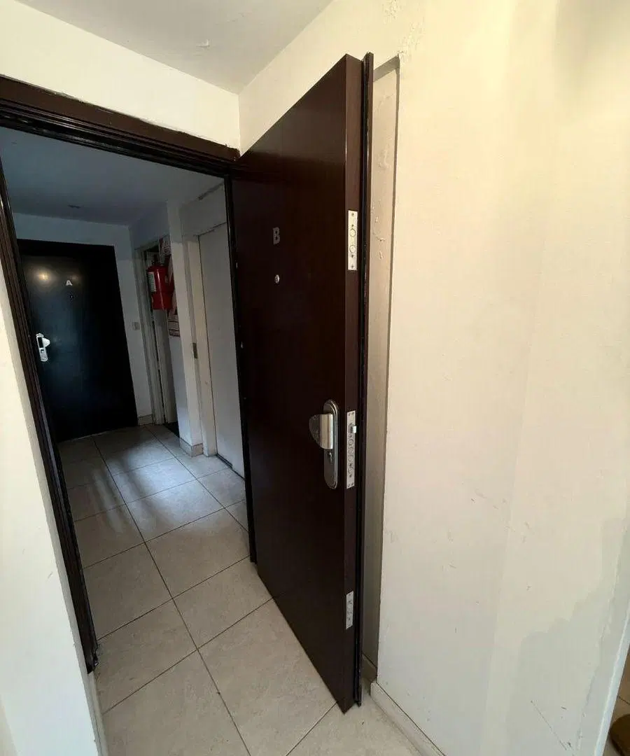 EN ALQUILER DPTO 2 AMB CON BALCON EN EDIF CONTRAFTE EN LANUS O (037) 2