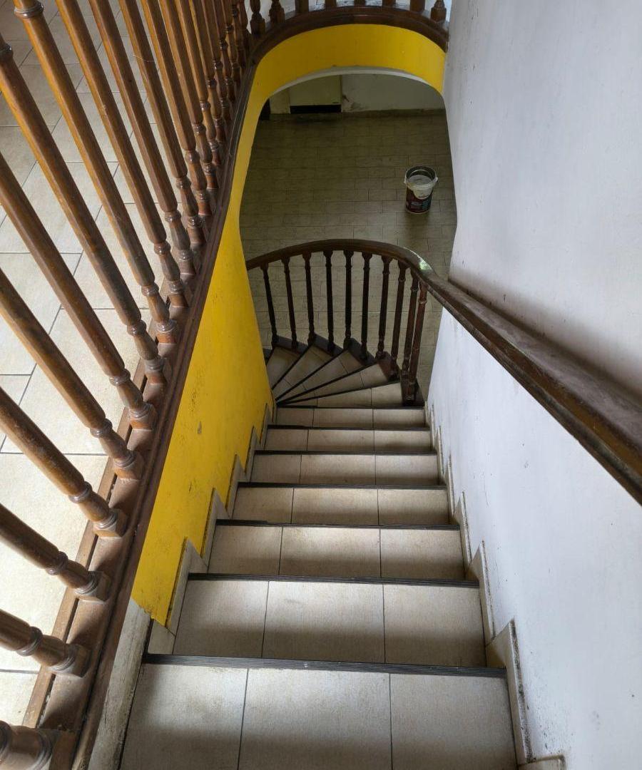 Foto de EN VENTA CHALET 5 AMB CON JARDIN, GGE, FDO LIBRE, QUINCHO Y PILETA EN, imagen 3