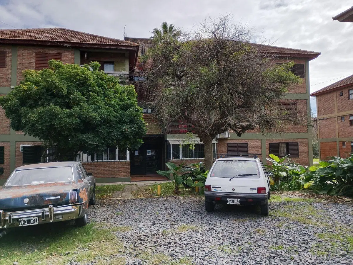 Alquiler de departamento de 2 dormitorios con cochera en barrio Sosba Av. 31 y 523 de La Plata. 1
