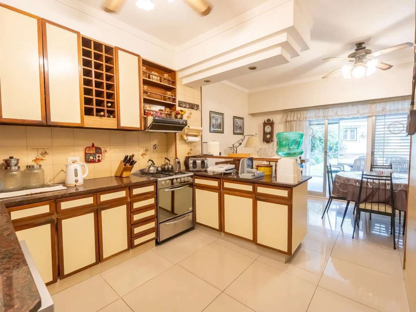 CASA DE 4 AMB C/ DEP SERVCIO DE ESTILO TRADICIONAL IMPECABLE 2