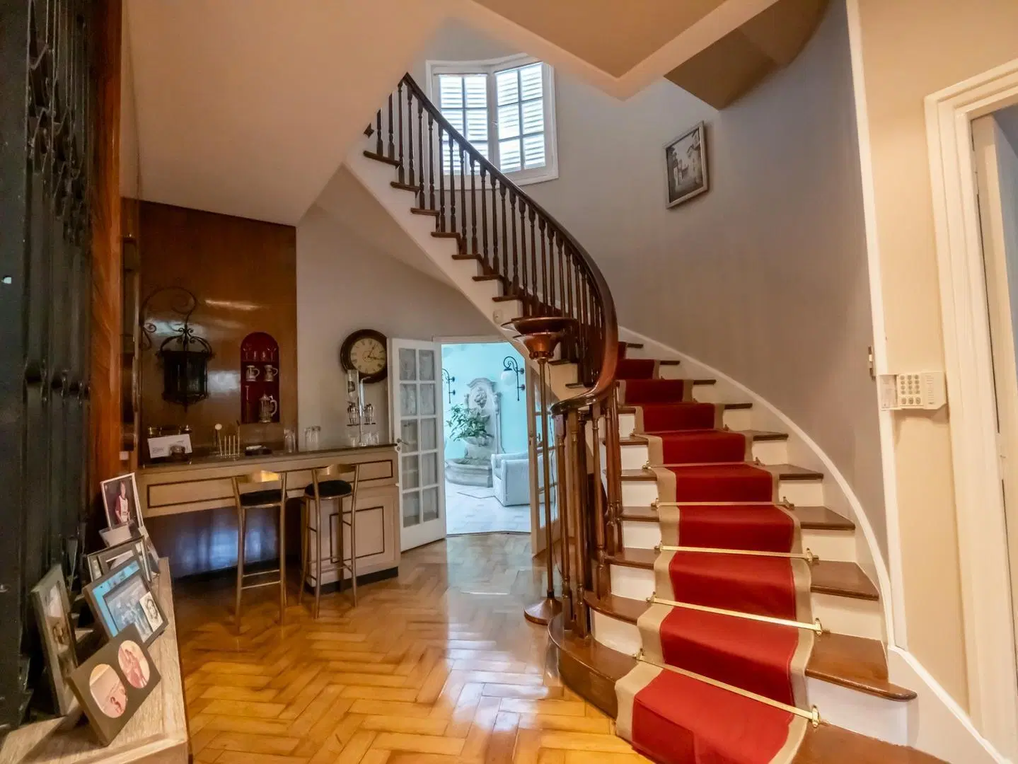 CASA DE 4 AMB C/ DEP SERVCIO DE ESTILO TRADICIONAL IMPECABLE 3