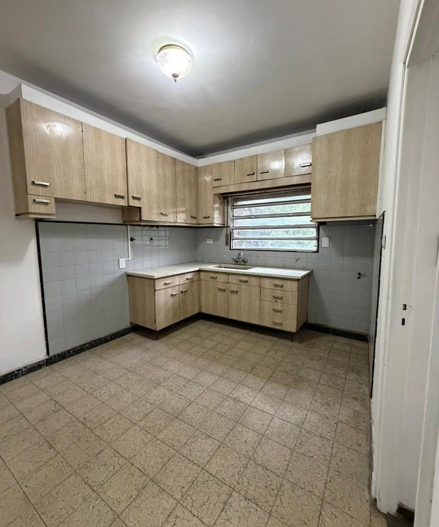 Foto de CASA PLANTA ALTA UN DORMITORIOS / PERON 5200, imagen 1
