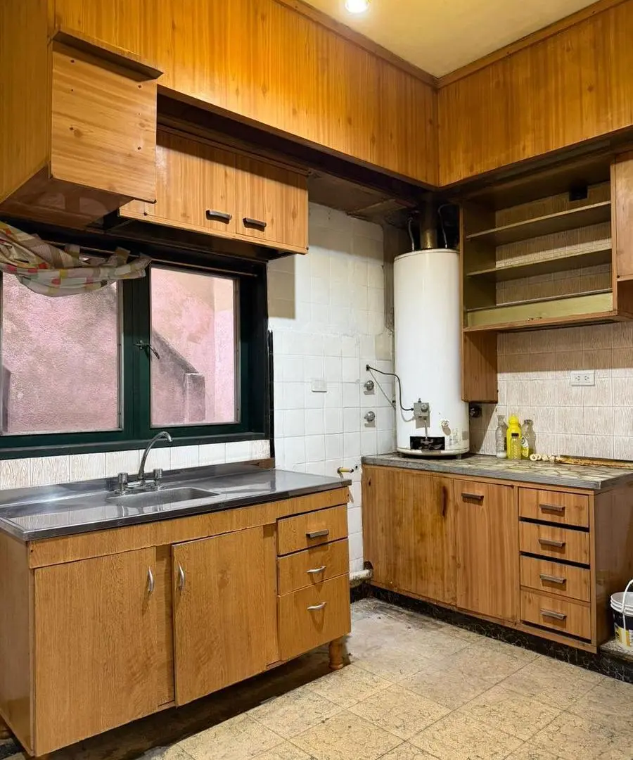 CASA PLANTA ALTA UN DORMITORIOS / PERON 5200 2