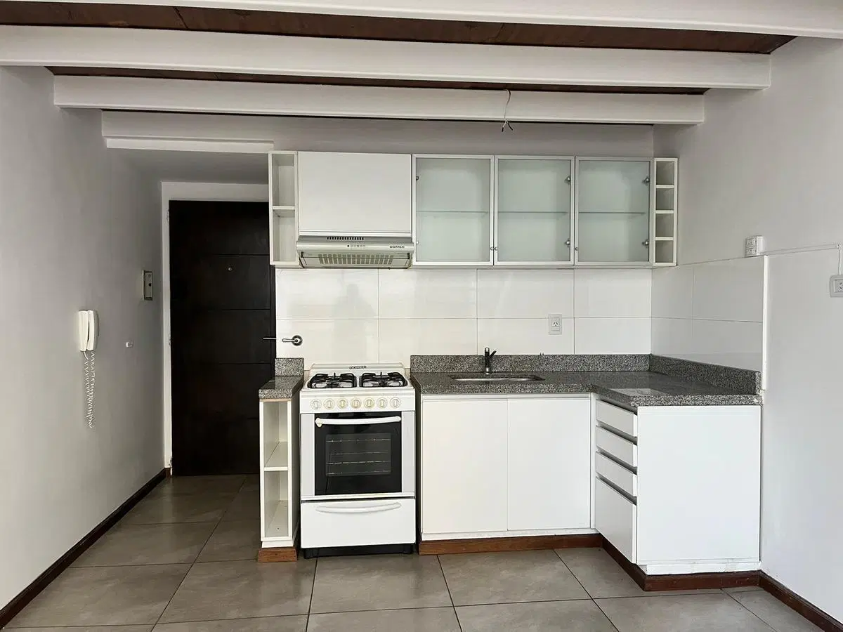 DEPARTAMENTO UN DORMITORIO CON PATIO / LAPRIDA 1500 1