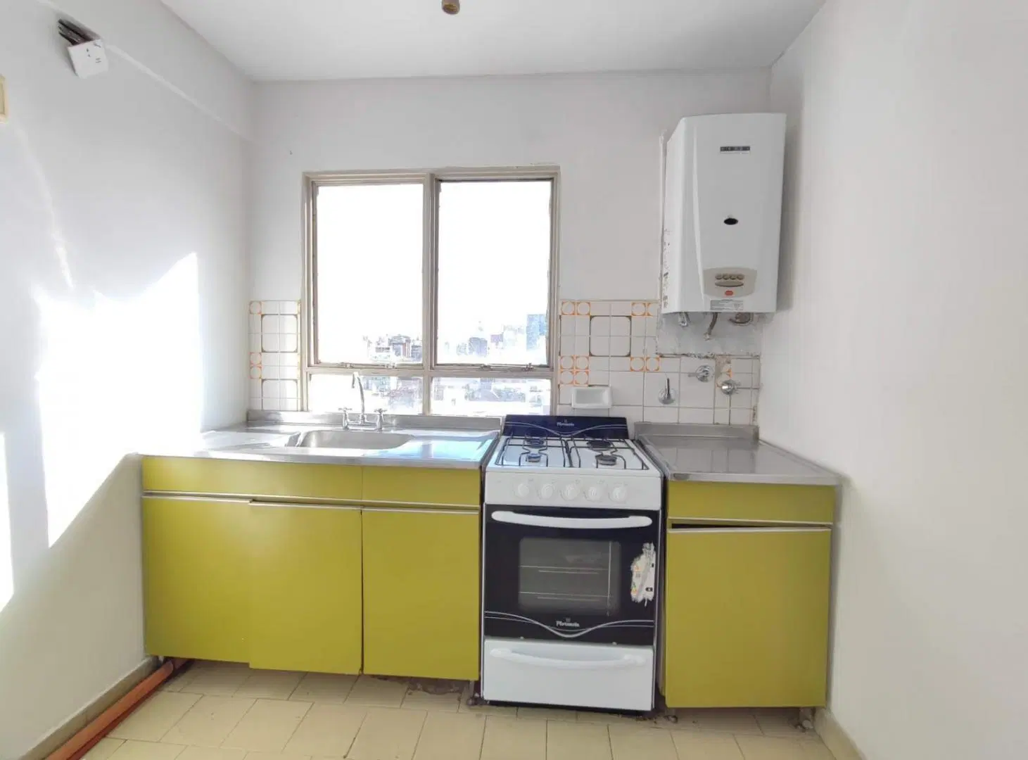 DEPARTAMENTO DE UN DORMITORIO / ITALIA 900 3