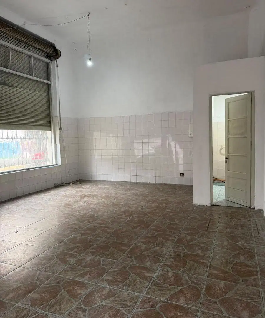 LOCAL COMERCIAL EN ECHESORTU / CASTELLANO Y MARCOS PAZ 2