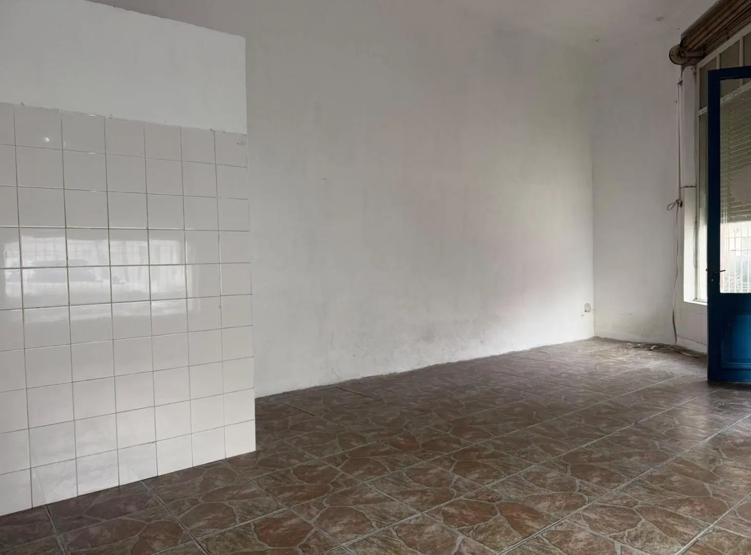 LOCAL COMERCIAL EN ECHESORTU / CASTELLANO Y MARCOS PAZ 3