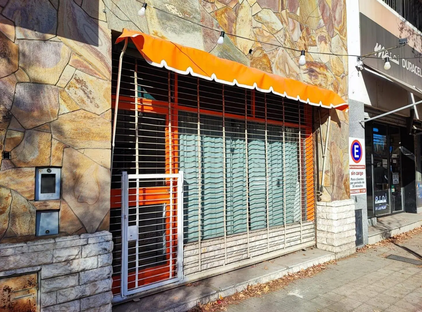 LOCAL COMERCIAL / LAGOS 1100 2