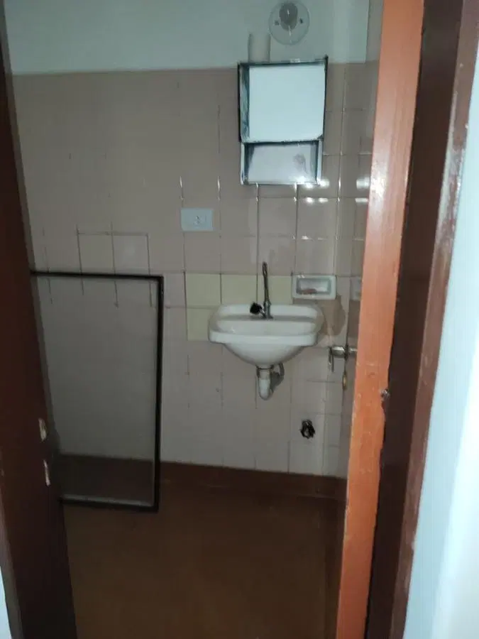 LOCAL COMERCIAL / MORENO 400 8