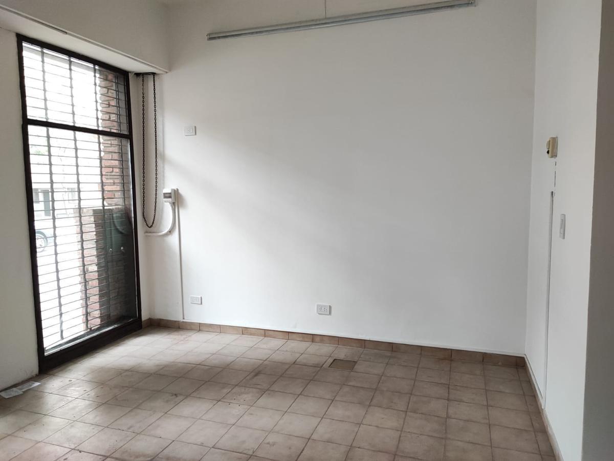 Foto de LOCAL COMERCIAL / MORENO 400, imagen 1