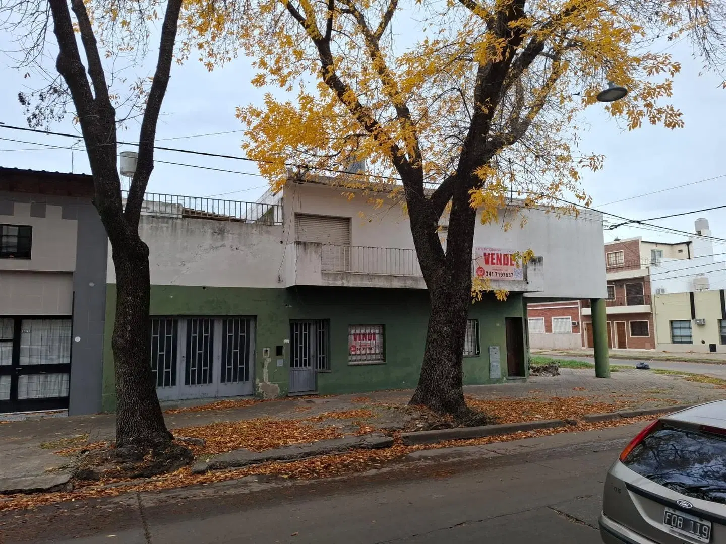 SARMIENTO 3400 DOS CASAS PLANTA BAJA Y ALTA Y GALPON 3