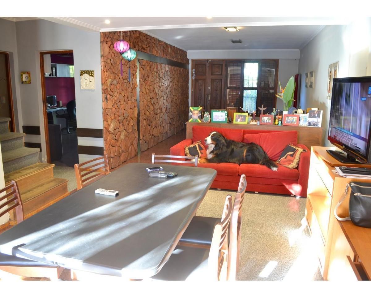 Venta Importante Casa 4 Dorm. Alberdi 3