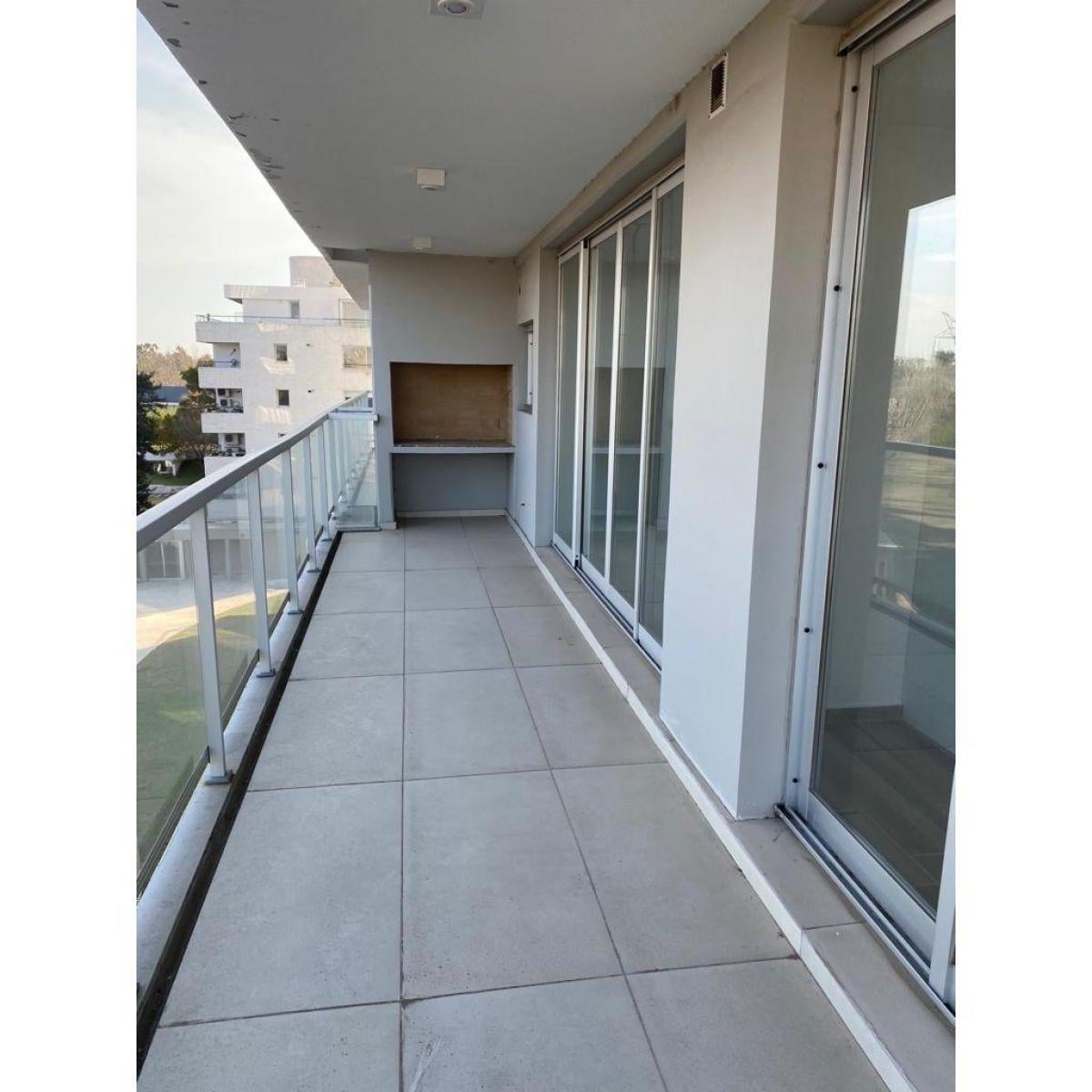 VENTA DEPARTAMENTO 3 DORMITORIOS  FISHERTON