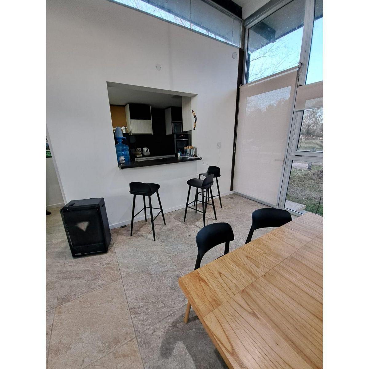 Venta Importante Casa Dos Dorm. Ibarlucea con Amplio Terreno 4