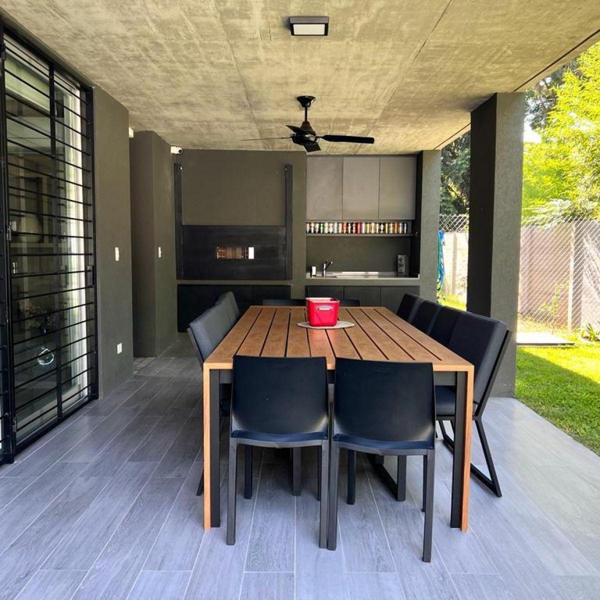 VENTA CASA TRES DORMITORIOS FISHERTON