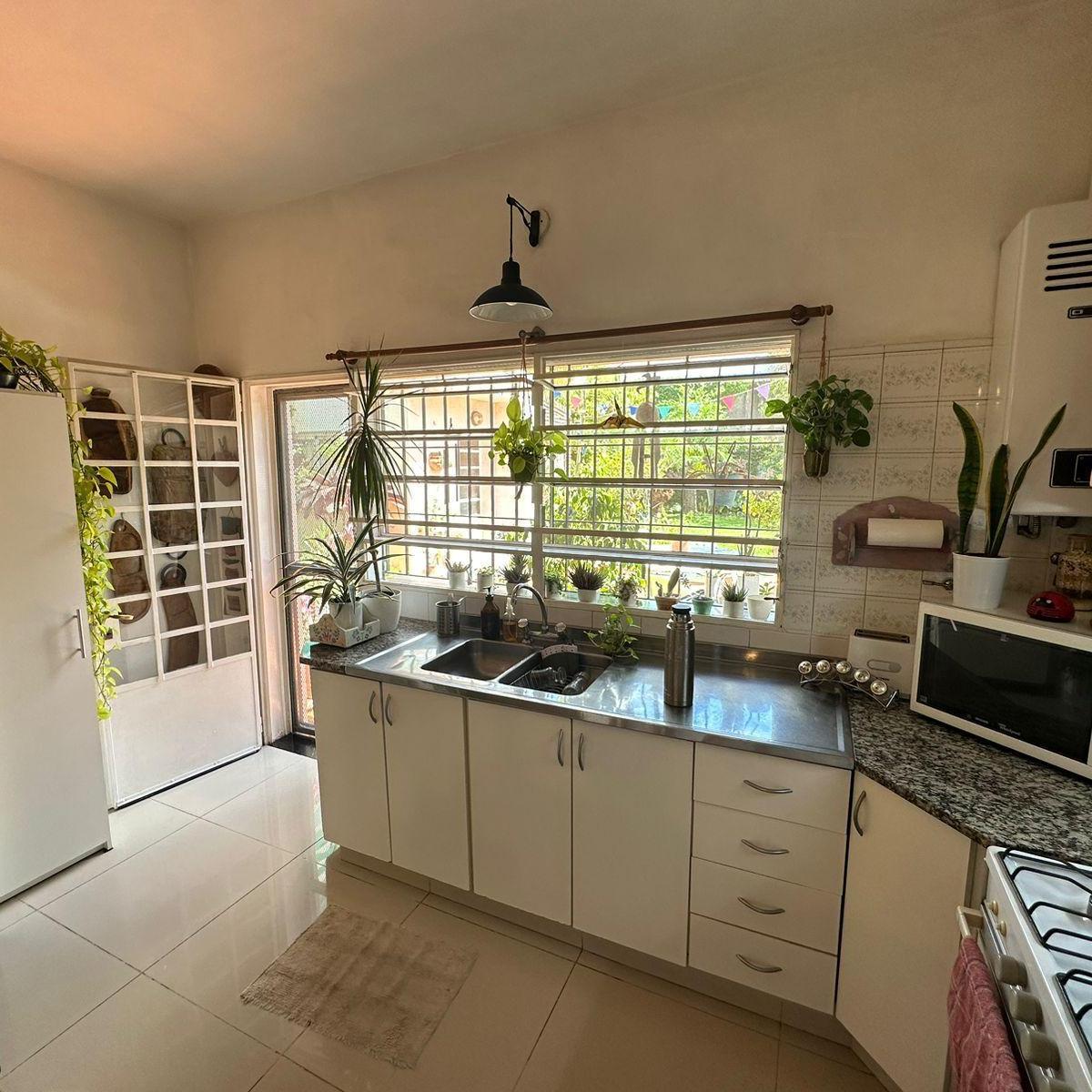 Foto de VENTA CASA 2 DORMITORIOS ALBERDI, imagen 2