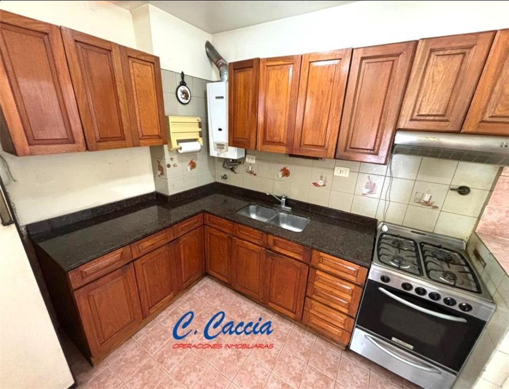 Venta Departamento 4 Ambientes con Dependencia de Servicio Flores 4