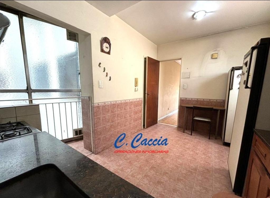 Venta Departamento 4 Ambientes con Dependencia de Servicio Flores 2