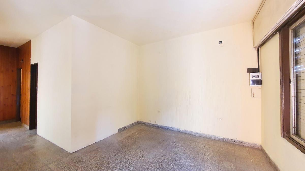 Impresionanate Galpón + Vivienda C/gge 745 m² Tot. Doble Lote! 17.37 m X 39.14 m 3