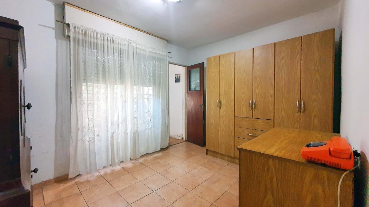 Foto de **NUEVO VALOR** CASA LOTE PROPIO 4 AMBIENTES CON PATIO Y COCHERA, imagen 2