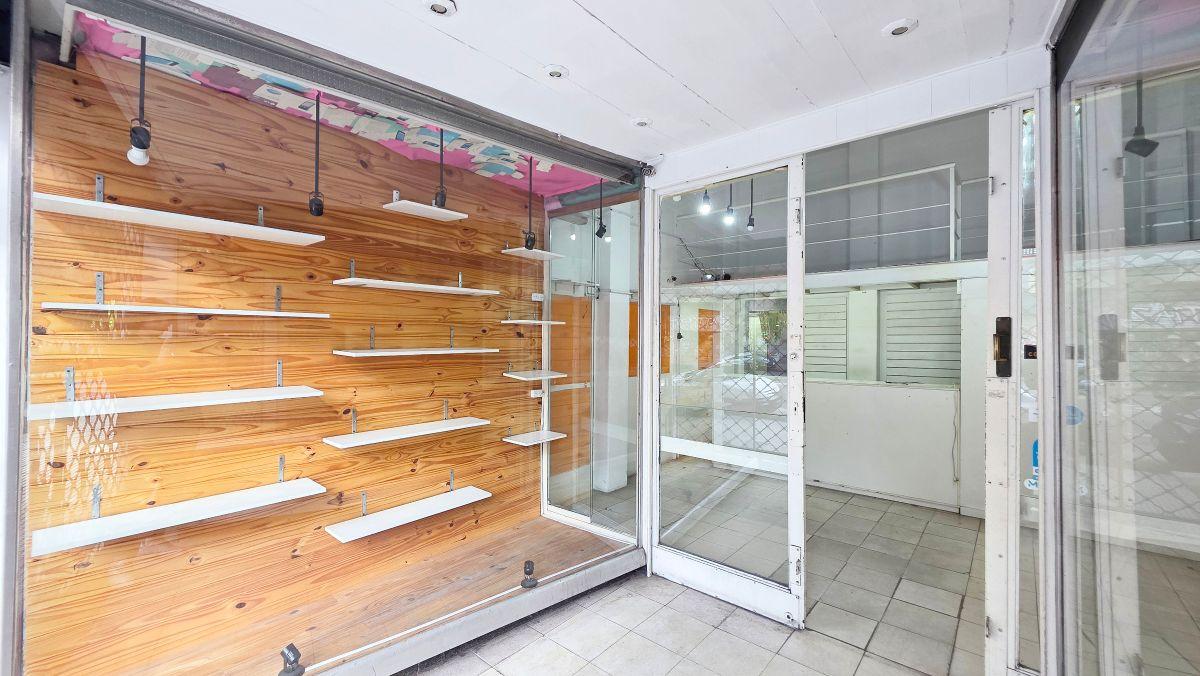 Foto de MUY BUEN LOCAL AV J B ALBERDI 4800 ZONA COMERCIAL!, imagen 3