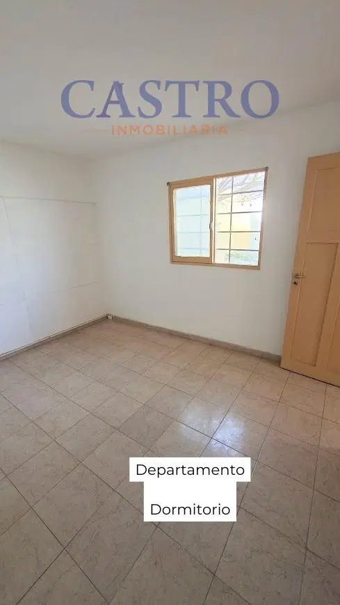 Se Vende casa en Planta Baja B° San Martin con Departamento y Local Comercial APTO CREDITO 4