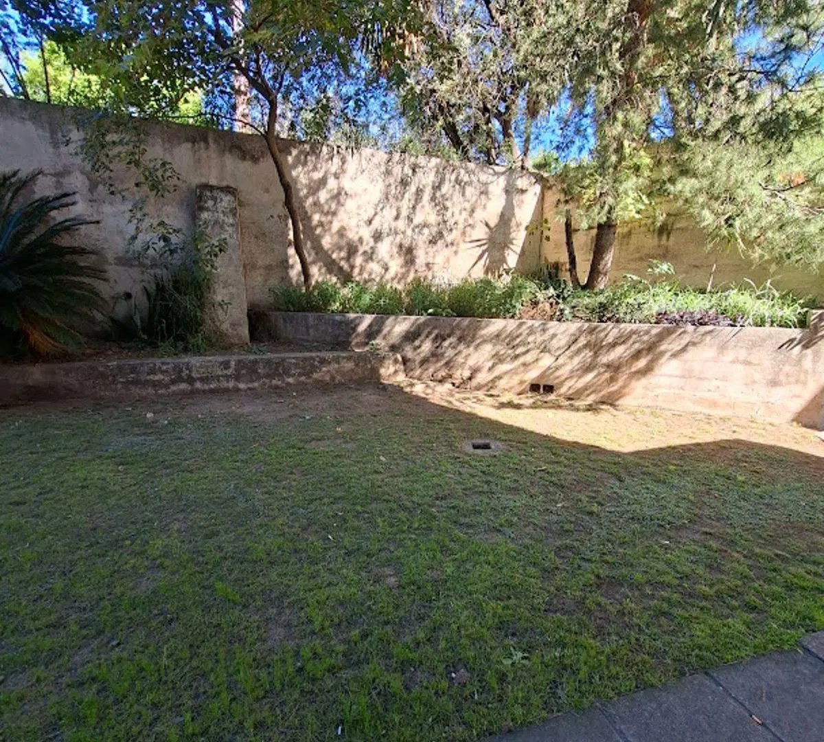 Se Alquila Departamento 2 dormitorios en Planta Baja B° Güemes 4
