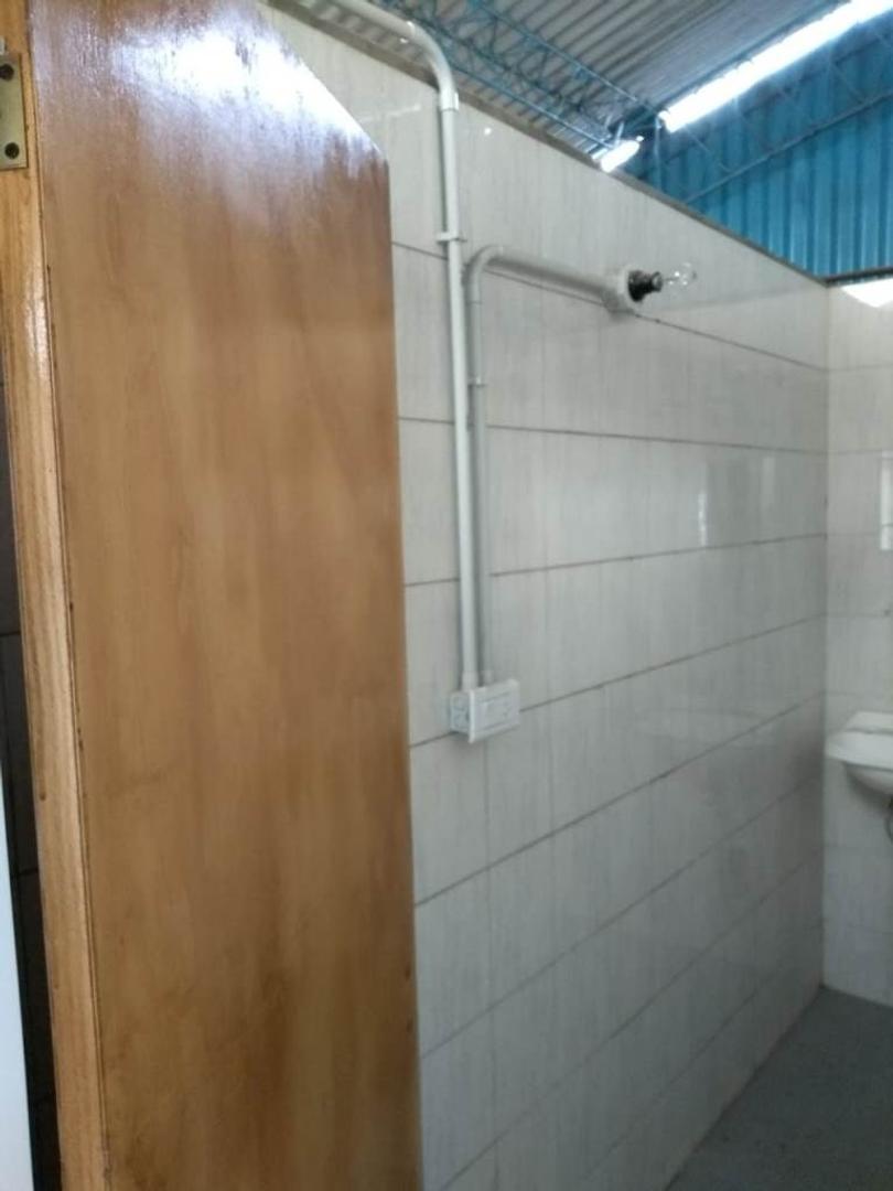 Vendo Galpón Céntrico (Alquilado Buena Renta) 5