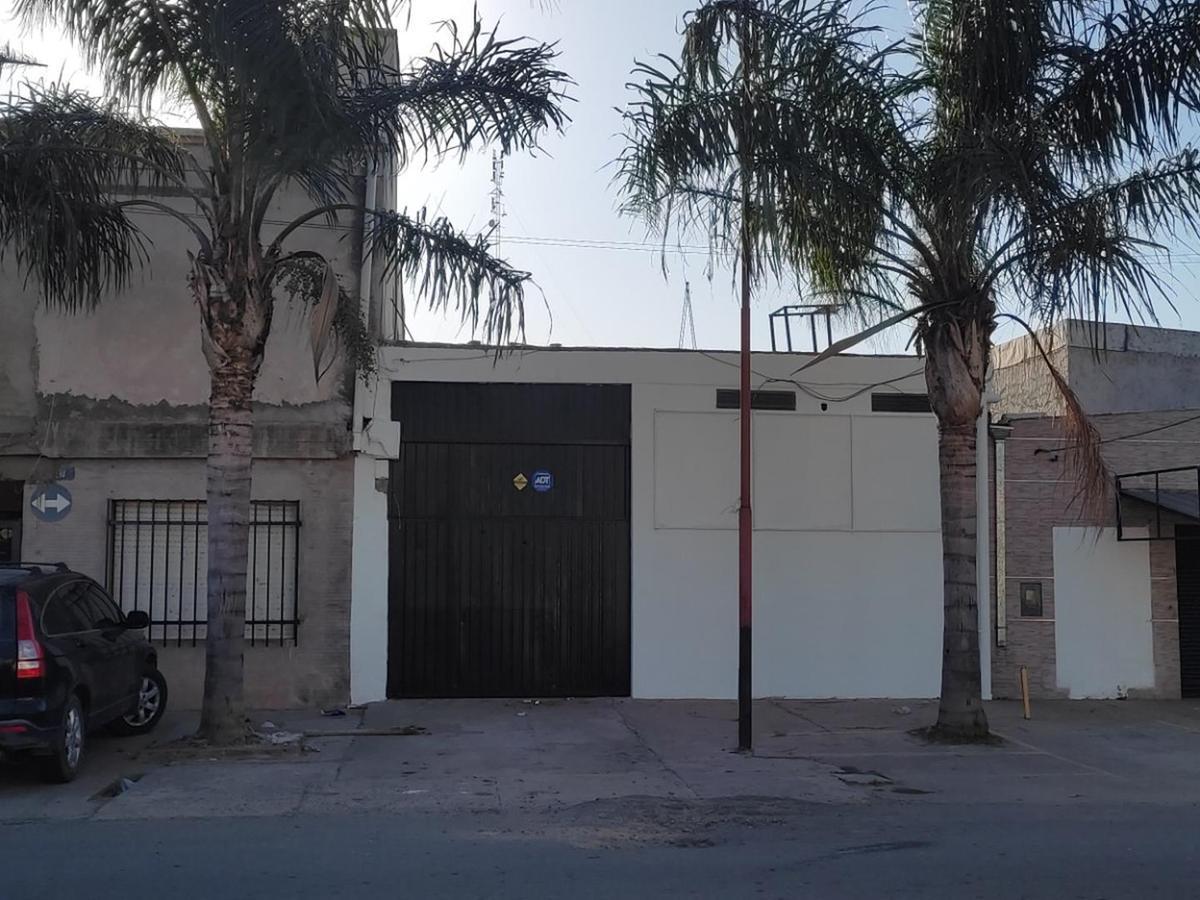 Importante Inmueble en Esquina Comercial Vgg 1