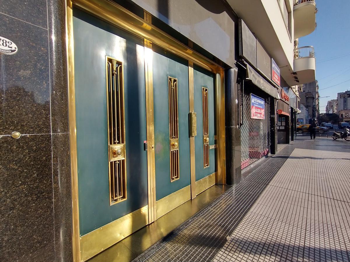Excelente Departamento - Duplex - Categoria - Hipolito Yrigoyen 1700 - Congreso 5