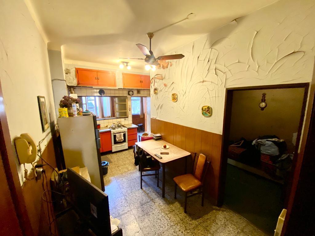 Venta en Block de Dos Phs con Cochera Terraza y Jardín Oportunidad 2