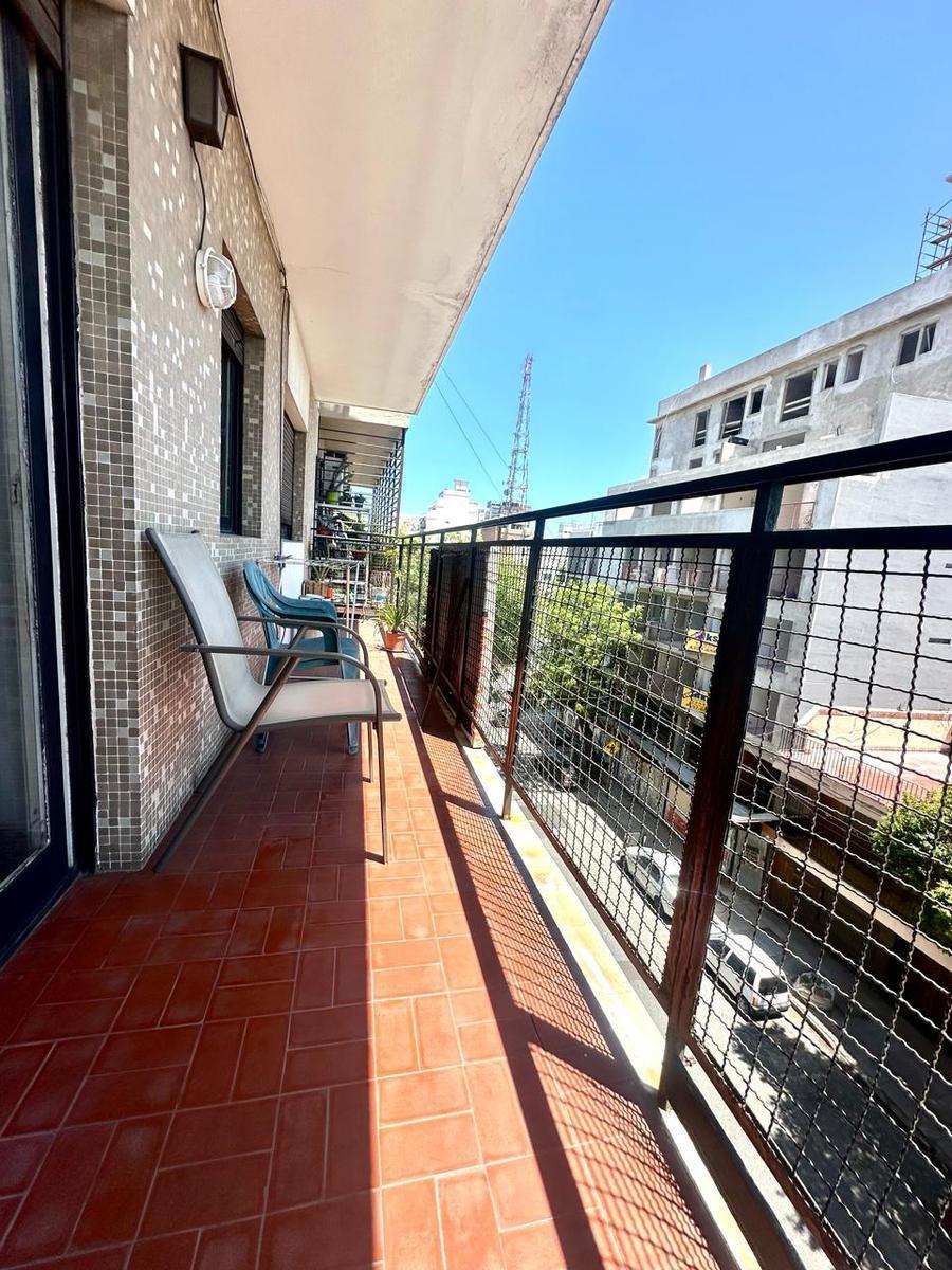 Departamento 4 Ambientes con Dependencia y Dos Cocheras en Barracas Venta 1