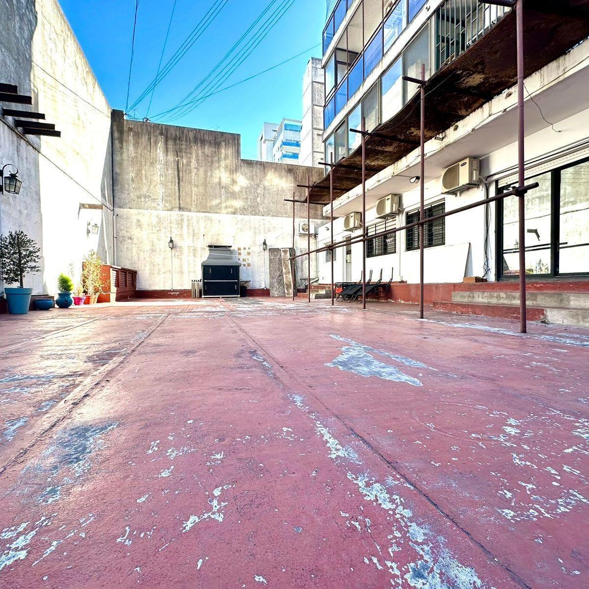 DEPARTAMENTO 3 AMBIENTES CON COCHERA PATIO Y PARRILLA EN CABALLITO VENTA