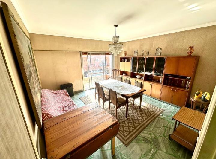 Foto de CASA 5 AMBIENTES SOBRE LOTE PROPIO Y LOCAL EN BARRACAS VENTA, imagen 2