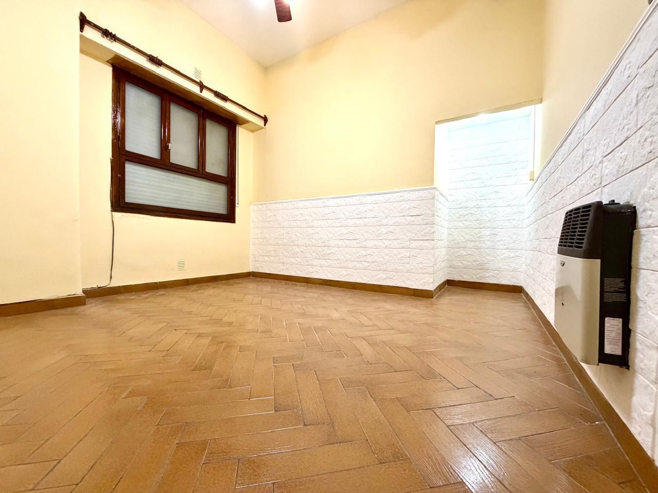 Foto de DEPARTAMENTO EN PLANTA BAJA 2 AMBIENTES C/ PATIO EN BARRACAS VENTA, imagen 3