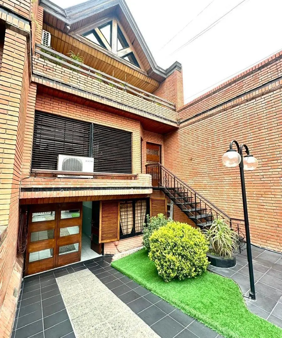 CASA / DUPLEX 4 AMBIENTES CON DEPENDENCIA, COCHERA, PISCINA Y JARDIN EN BARRACAS VENTA 4