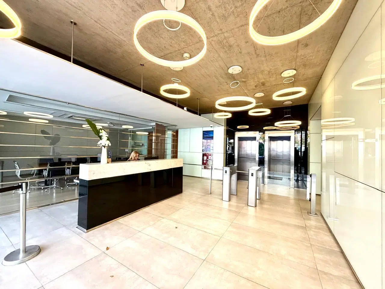 OFICINA  EN DISTRITO TECNOLOGICO - PARQUE PATRICIOS - ALQUILER 5