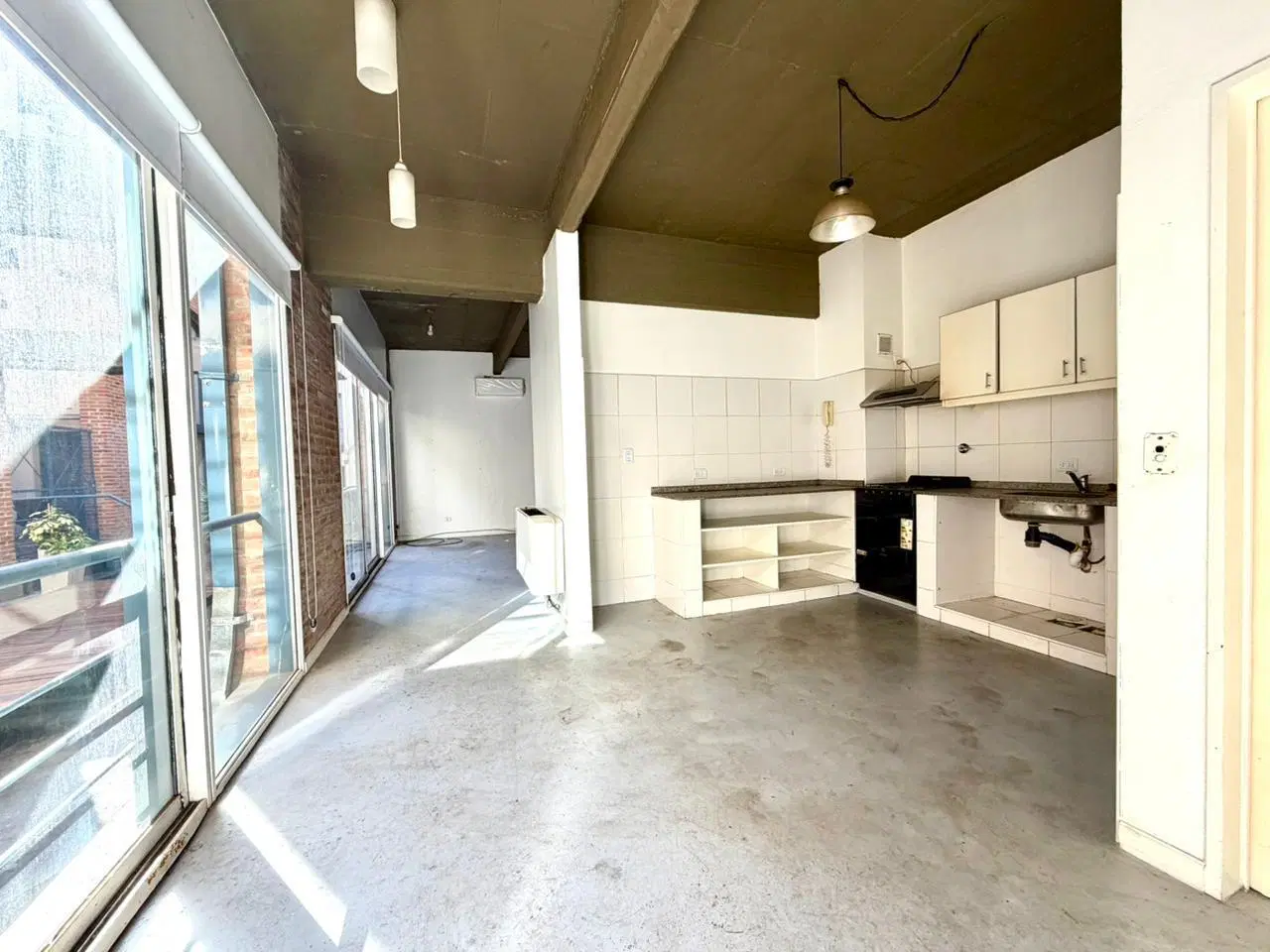 DEPARTAMENTO 2 AMBIENTES APTO PROFESIONAL C / COCHERA FIJA EN SAN TELMO VENTA 4