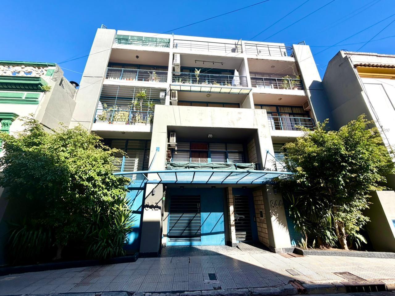 DEPARTAMENTO 2 AMBIENTES APTO PROFESIONAL C / COCHERA FIJA EN SAN TELMO VENTA